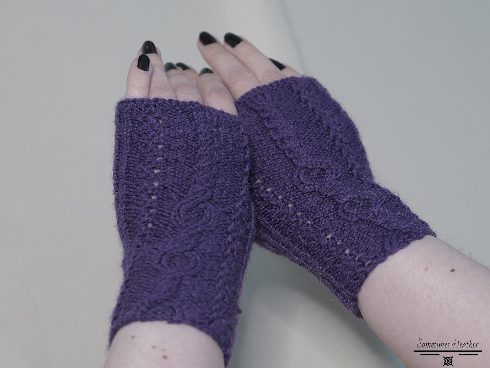 Lovelace Gloves - Image 2